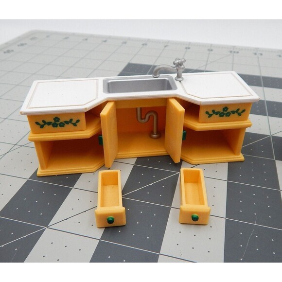 Calico Critters Sylvanian Families Kozy Kitchen Epoch Replacements Incomplete - Picture 4 of 6